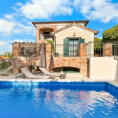 Lana With Private Pool & Bbq Sveti Lovreč Pazenatički